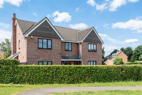 5 bedroom detached house for sale