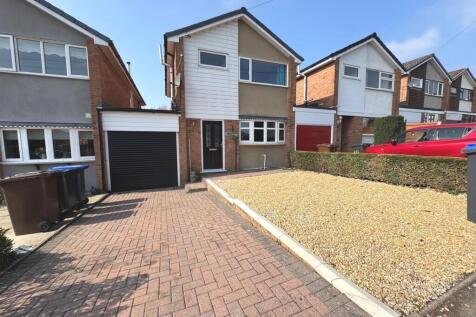 3 bedroom link detached house for sale