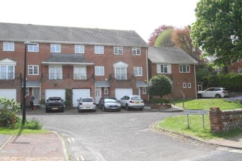 4 bedroom end of terrace house for sale