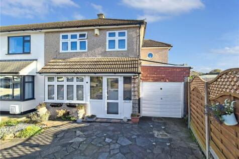 De Lapre Close, Orpington, Kent, BR5 3 bed semi