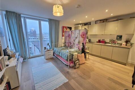 Knoll Rise, Orpington, BR6 Studio for sale