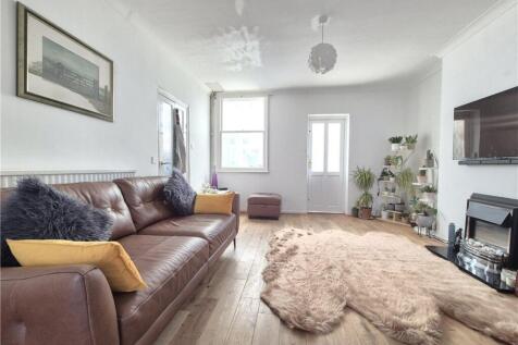 Wellington Road, Orpington, Kent, BR5 3 bed semi