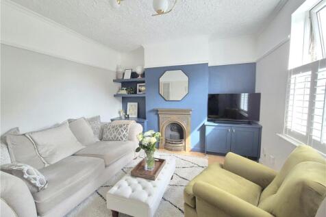 Hearns Road, St Pauls Cray, Kent, BR5 2 bed terraced house for sale