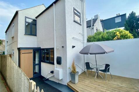 New Road, Orpington, Kent, BR6 2 bed link detached house for sale