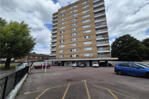 Westwell Close, Orpington, Kent, BR5 2 bed flat for sale