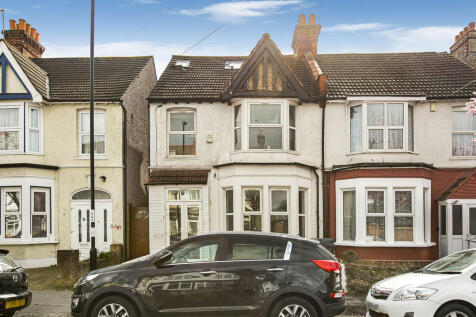 5 bedroom end of terrace house for sale