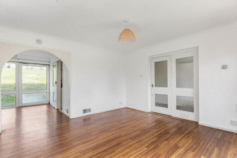 Turnpike Link, Croydon 2 bed ground floor maisonette for sale