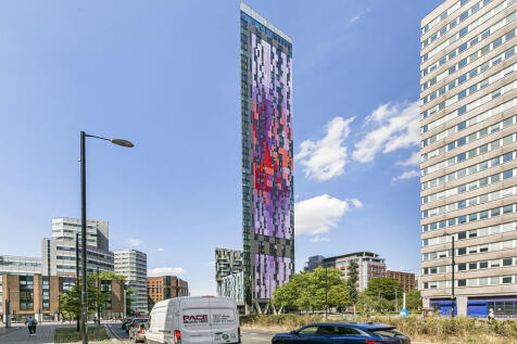 Saffron Square, East Croydon 3 bed apartment for sale