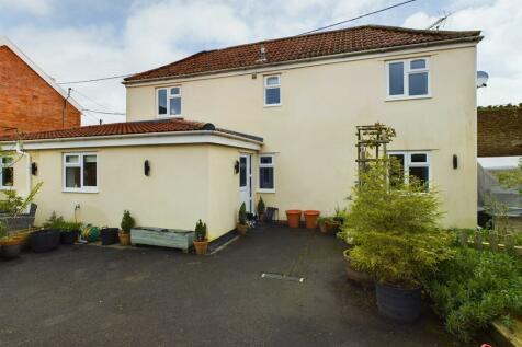 2 bedroom link detached house for sale