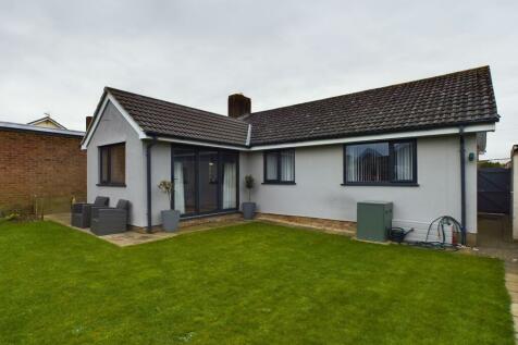 2 bedroom detached bungalow for sale