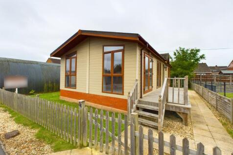 2 bedroom detached house for sale