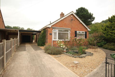 2 bedroom detached bungalow for sale