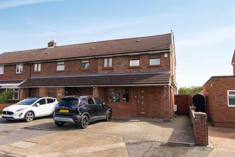 3 bedroom end of terrace house for sale