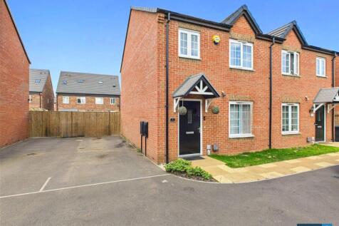 3 bedroom semi-detached house for sale