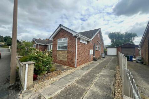 3 bedroom semi-detached bungalow for sale