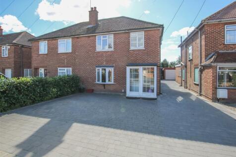 Cadogan Avenue, West Horndon, Brentwood 3 bed semi