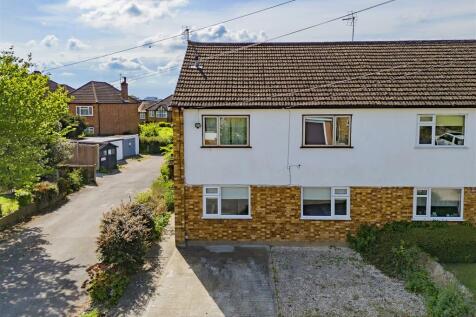 Rose Valley, Brentwood 2 bed maisonette for sale
