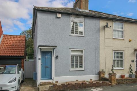 Hammonds Lane, Great Warley, Brentwood 3 bed semi