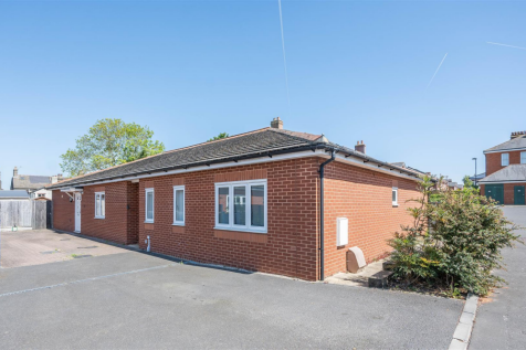 Regent Way, Brentwood 4 bed detached bungalow for sale
