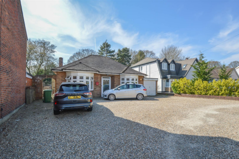 Ingrave Road, Brentwood 3 bed detached bungalow for sale