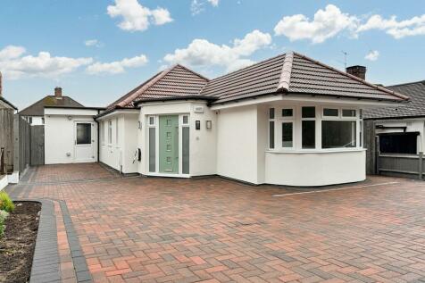 4 bedroom detached bungalow for sale