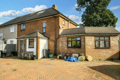 3 bedroom semi-detached house for sale