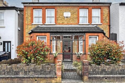 3 bedroom detached house for sale