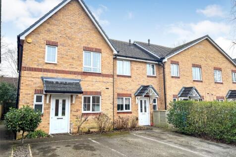 Silver Birch Way, Hampshire GU14 3 bed end of terrace house for sale
