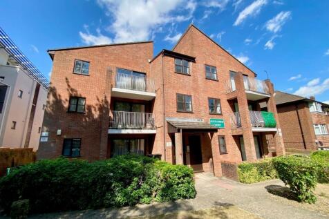 89 Bromley Road, Bromley BR2 2 bed flat for sale