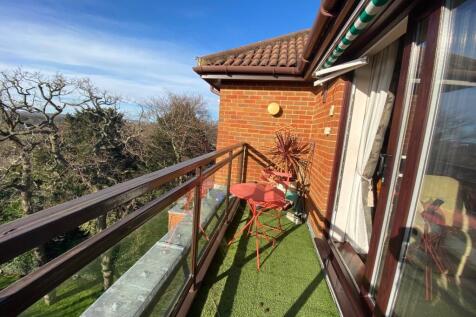 Oaklands Road, Bromley BR1 2 bed flat for sale
