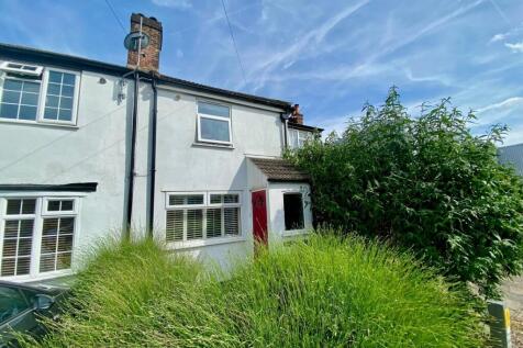 2 bedroom end of terrace house for sale