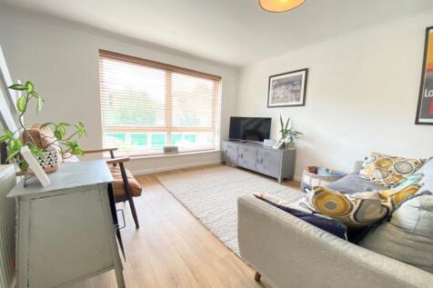 Oaklands Road, Bromley BR1 2 bed maisonette for sale