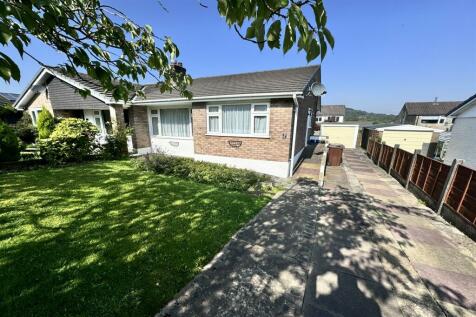 2 bedroom semi-detached bungalow for sale