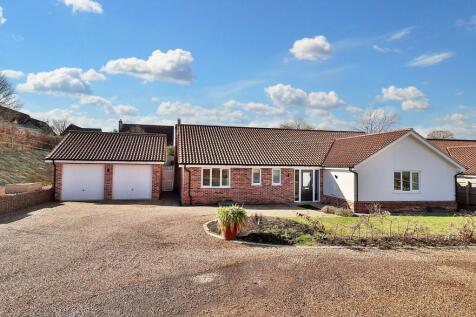 Woodland Valley, Great Bricett, IP7 3 bed detached bungalow for sale