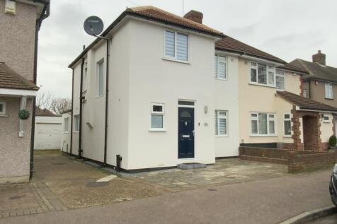 5 bedroom semi-detached house for sale