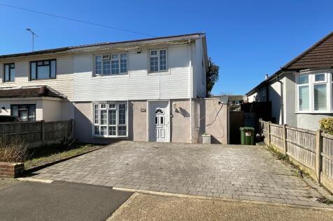 3 bedroom semi-detached house for sale