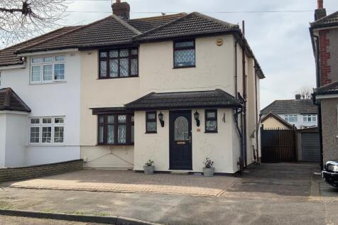 4 bedroom semi-detached house for sale
