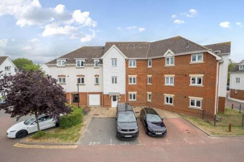 Ingram Close, Larkfield, Aylesford 2 bed apartment for sale