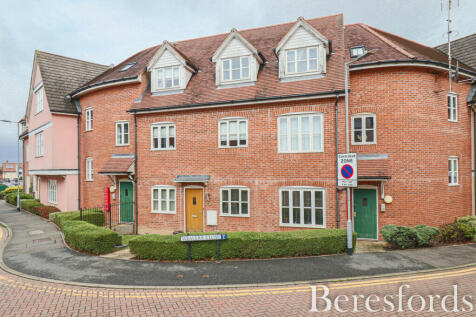 White Hart Way, Dunmow, CM6 2 bed maisonette for sale