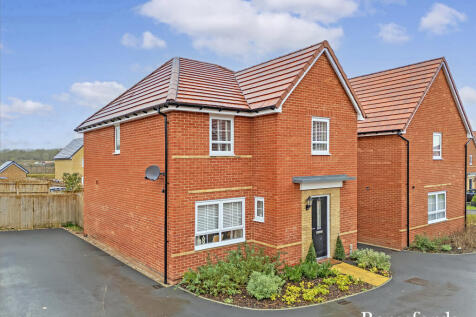 Moorhen Road, Dunmow, CM6 4 bed detached house for sale