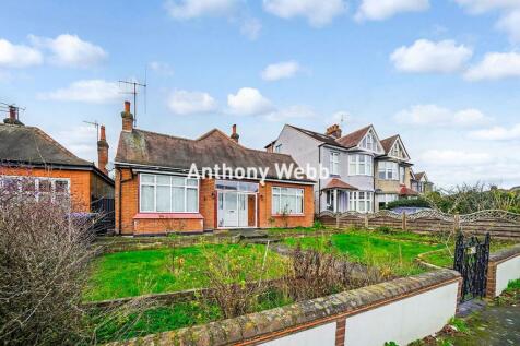 The Orchard, Winchmore Hill, N21 3 bed bungalow for sale