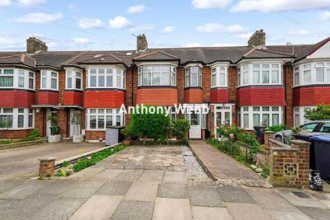 Ash Grove, Palmers Green, N13 3 bed terraced house for sale