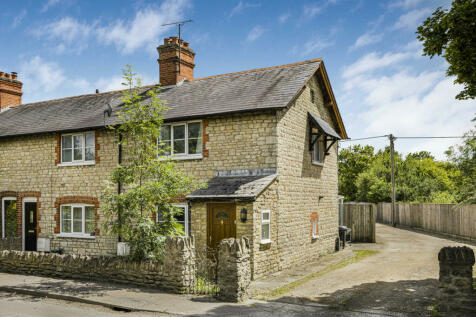 2 bedroom end of terrace house for sale