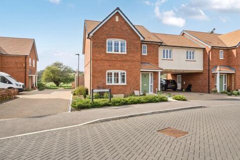 Pullen Grove, Yapton, BN18 4 bed link detached house for sale