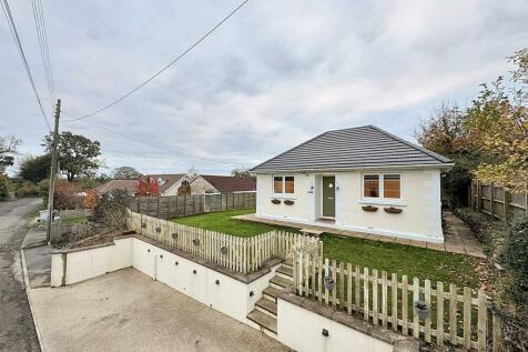 3 bedroom detached bungalow for sale