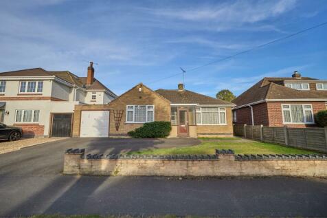 3 bedroom detached bungalow for sale