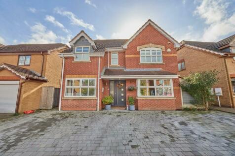 4 bedroom detached house for sale