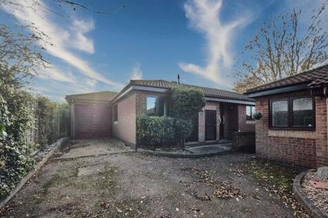 Notley Manor Drive, Barwell 2 bed detached bungalow for sale