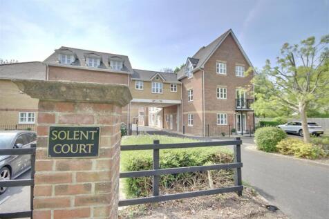 3 bedroom flat for sale