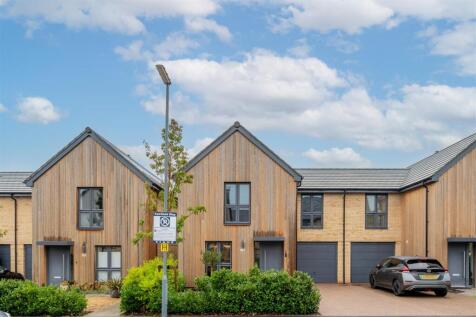 Fairfield Way, Keynsham, Bristol 3 bed semi